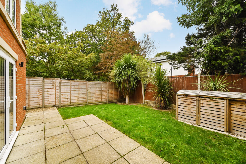 Maxwelton Close (A), London, NW7