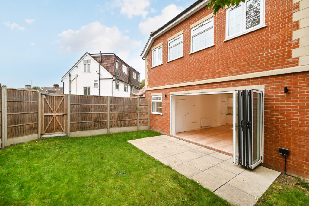 Maxwelton Close (D), London, NW7