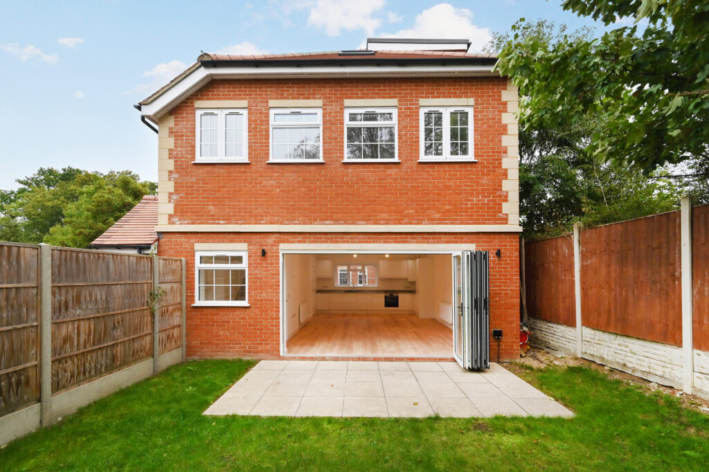Maxwelton Close (D), London, NW7