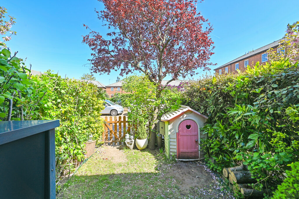 Elsinore Gardens, London, NW2