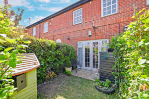 Elsinore Gardens, London, NW2