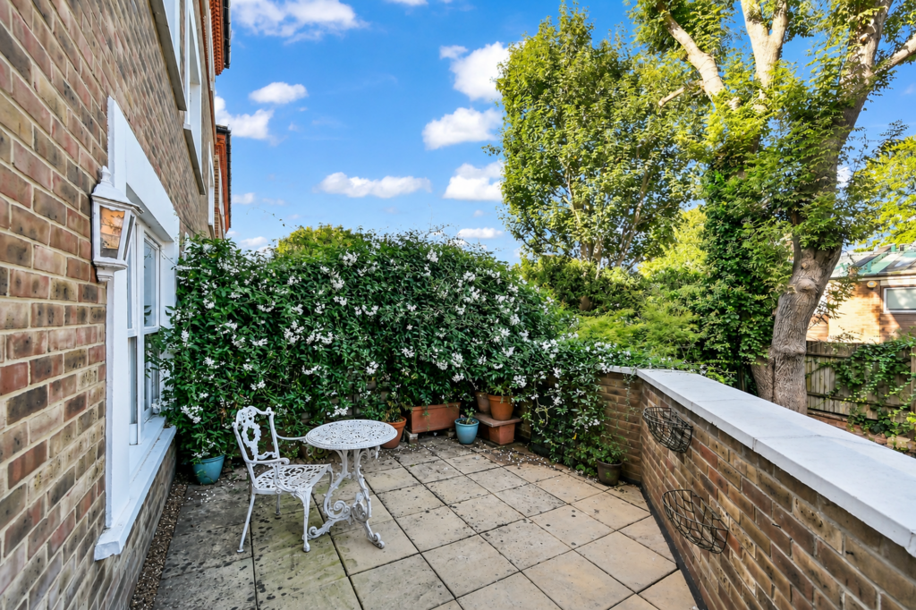 Belsize Avenue, London, NW3 4BN