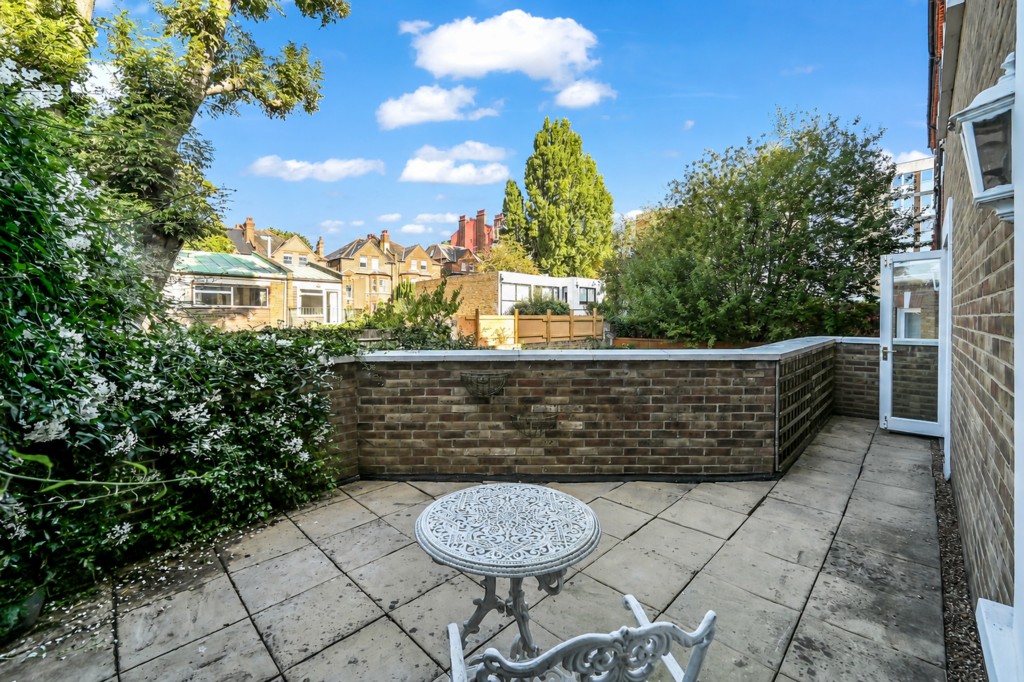 Belsize Avenue, London, NW3 4BN